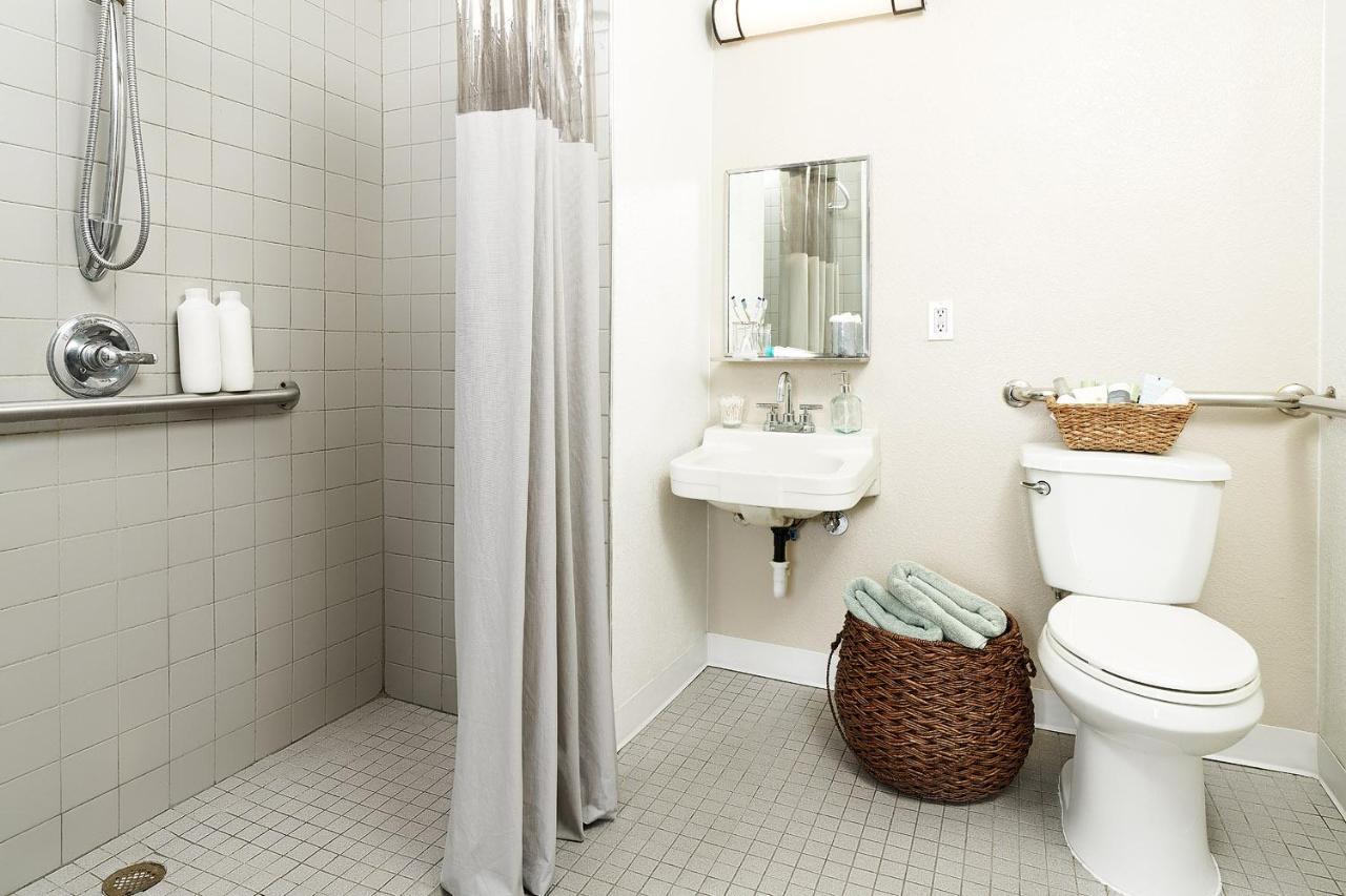 Intown Suites Extended Stay Raleigh Nc- Capital Blvd Екстериор снимка