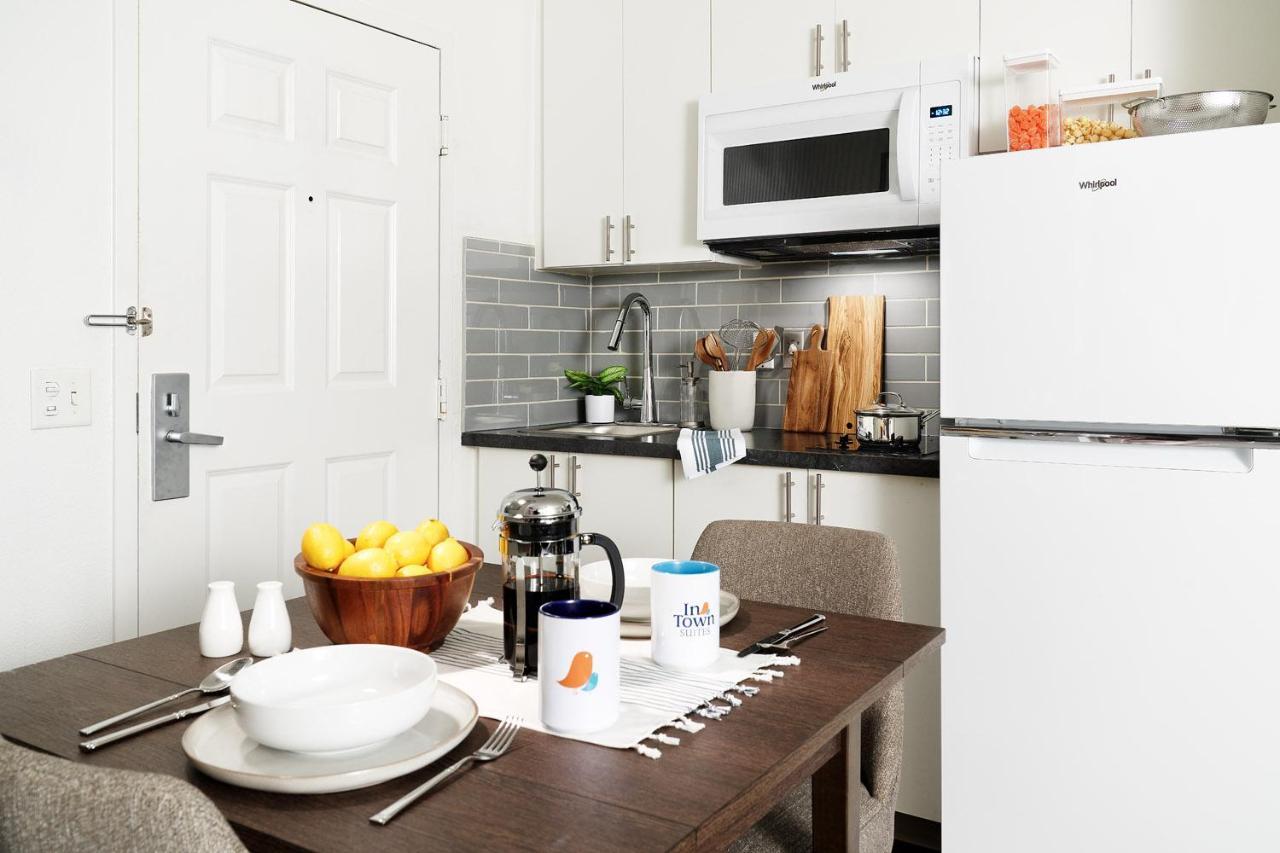 Intown Suites Extended Stay Raleigh Nc- Capital Blvd Екстериор снимка