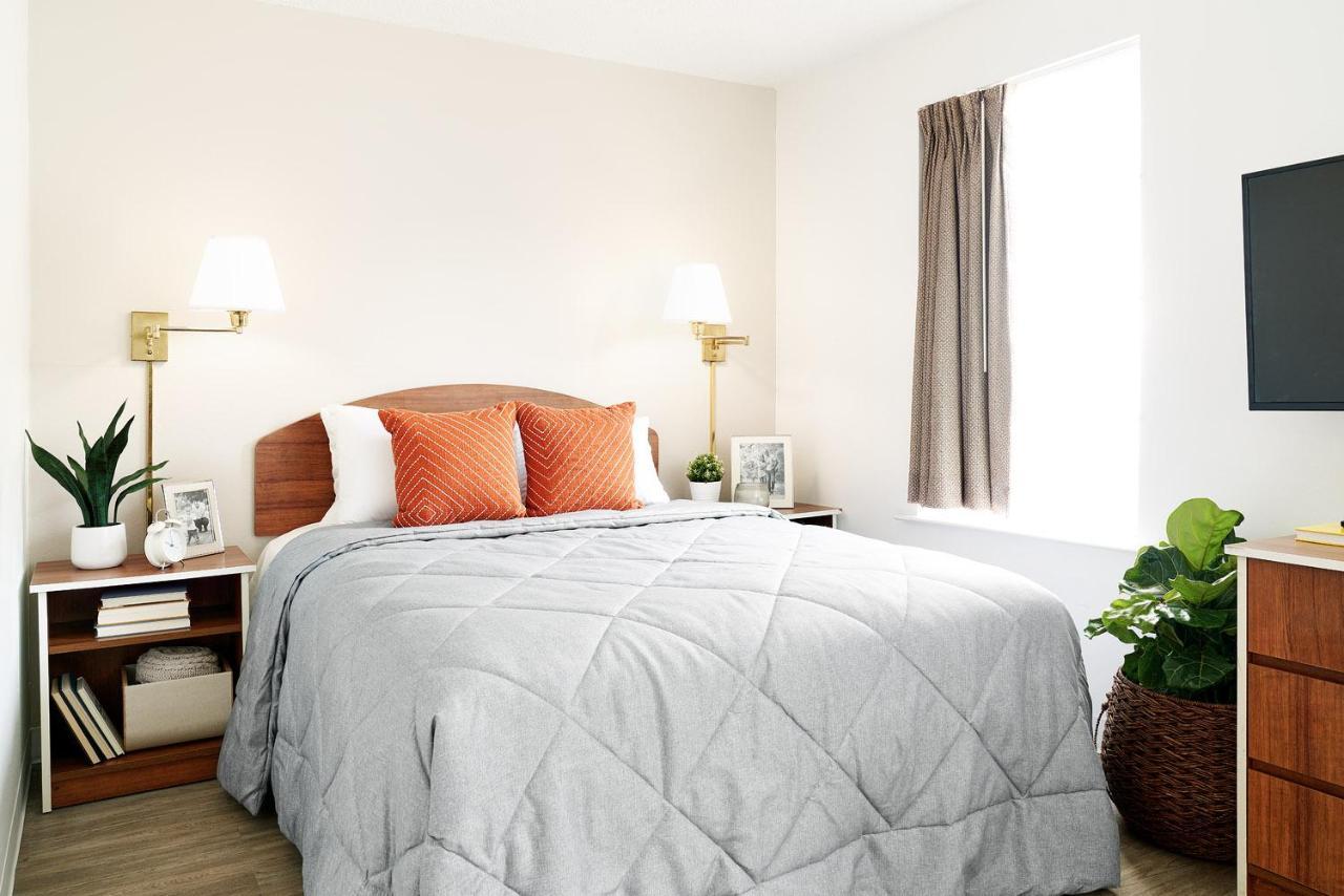 Intown Suites Extended Stay Raleigh Nc- Capital Blvd Екстериор снимка
