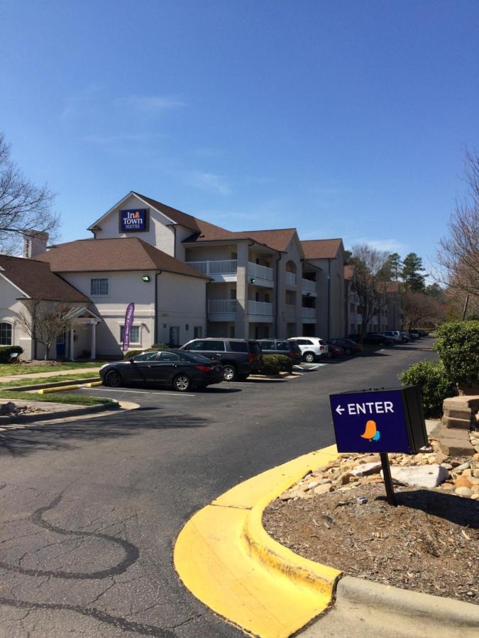 Intown Suites Extended Stay Raleigh Nc- Capital Blvd Екстериор снимка