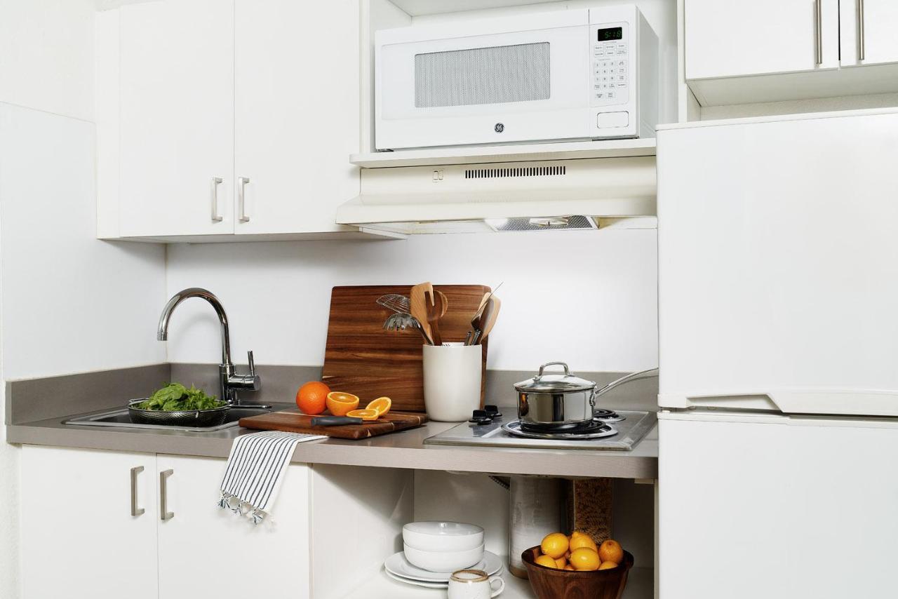 Intown Suites Extended Stay Raleigh Nc- Capital Blvd Екстериор снимка