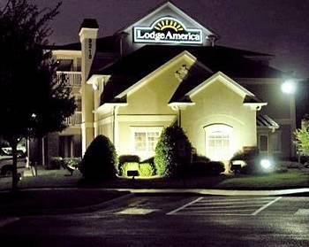 Intown Suites Extended Stay Raleigh Nc- Capital Blvd Екстериор снимка
