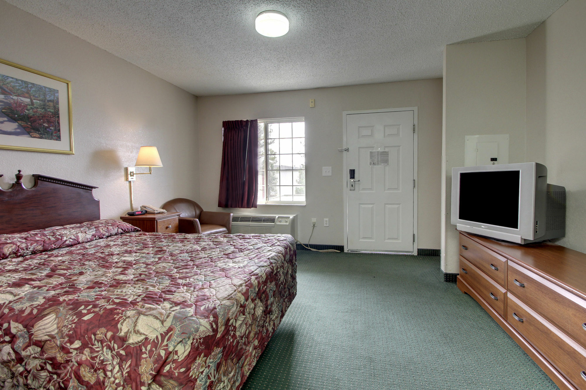 Intown Suites Extended Stay Raleigh Nc- Capital Blvd Екстериор снимка